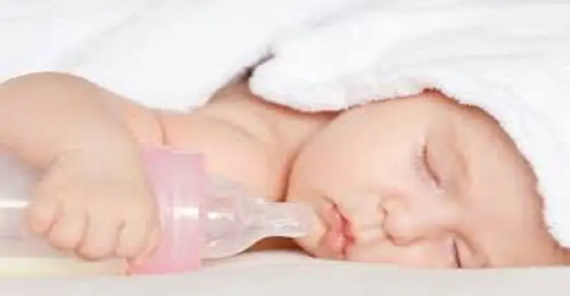 Breastfeeding vs formula feeding advantages disadvantages