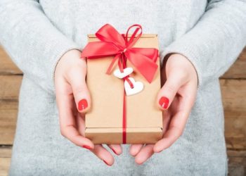 Engagement Gifts: Getting It Right