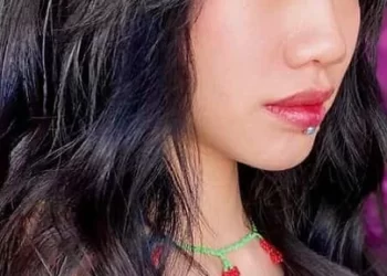 Korean Wolf Cut Female